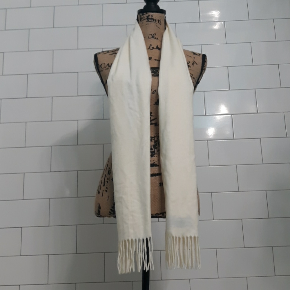 Cashmink & V. Fraas 100% acrylic cream scarf